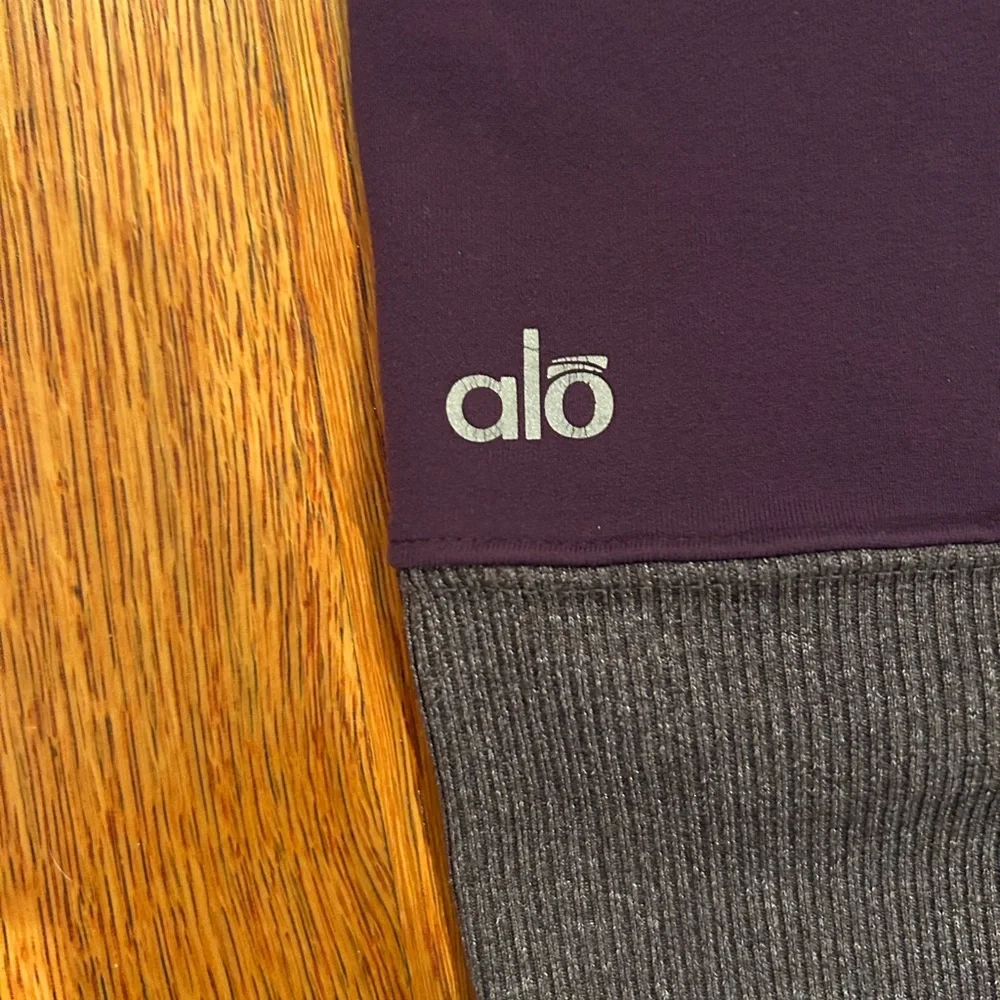 Alo Yoga Goddess Leggings – Purple/Charcoal – Fits Like Small